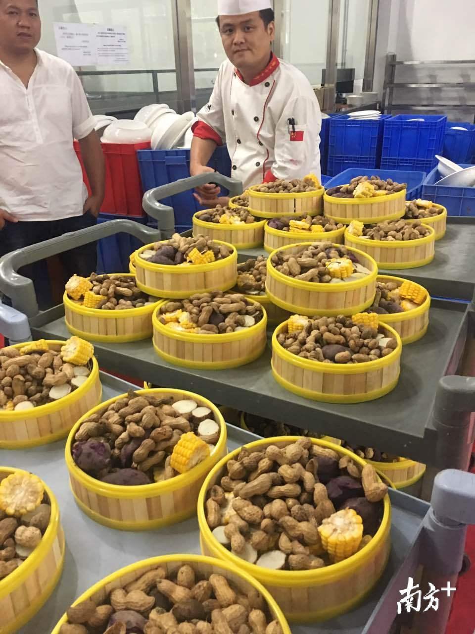 大丰收已经装盘就绪。