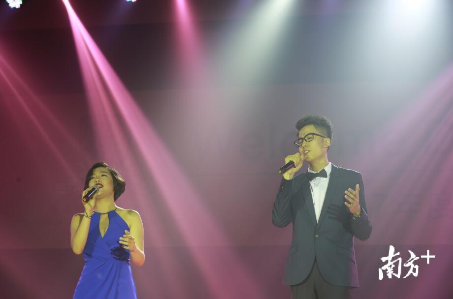 一曲《Prayer》唱出了对新生的美好祝愿。