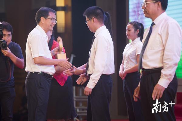 东莞市委副书记、东莞市长梁维东 孙俊杰摄