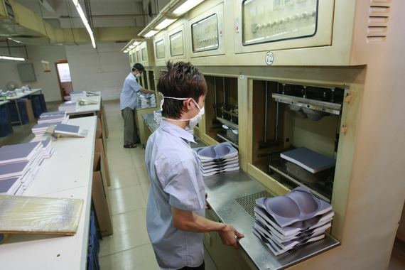 模杯定型车间。