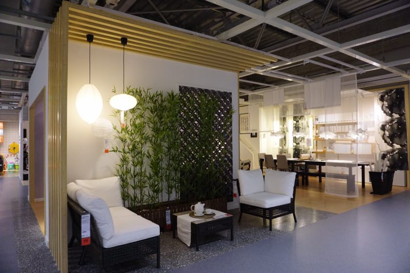 在宜家设计的富含中国风元素的房间里，可见茶具等特色元素，让入户花园变成全家人休闲喝茶放松的好去处。资料图片