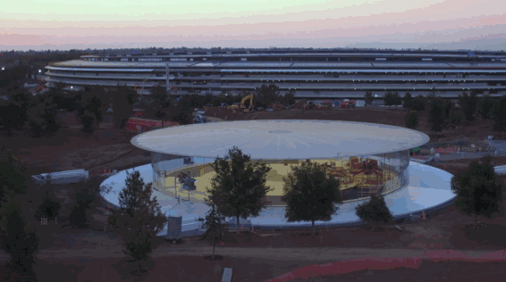 全新的乔布斯剧院，你们买iPhone的钱都拿去盖它了。