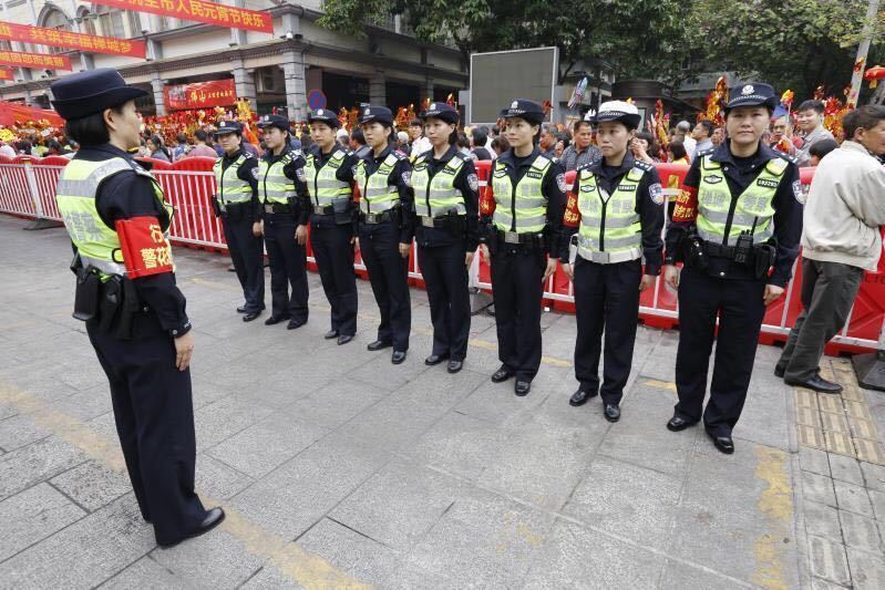 36万人平安欢乐"行通济",佛山投入5000余警力护平安