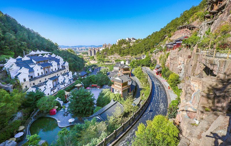 会议公布了广东省十佳旅游景区名单,梅州市三个景区榜上有名