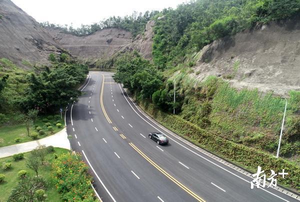 图集 美妆后的这条山路,美呆了!