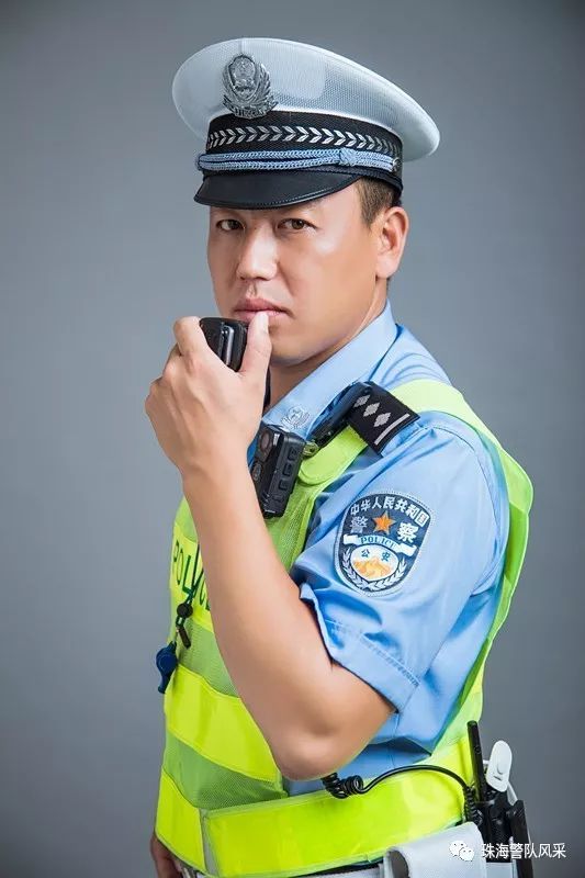 谁说警察不能参加选美?