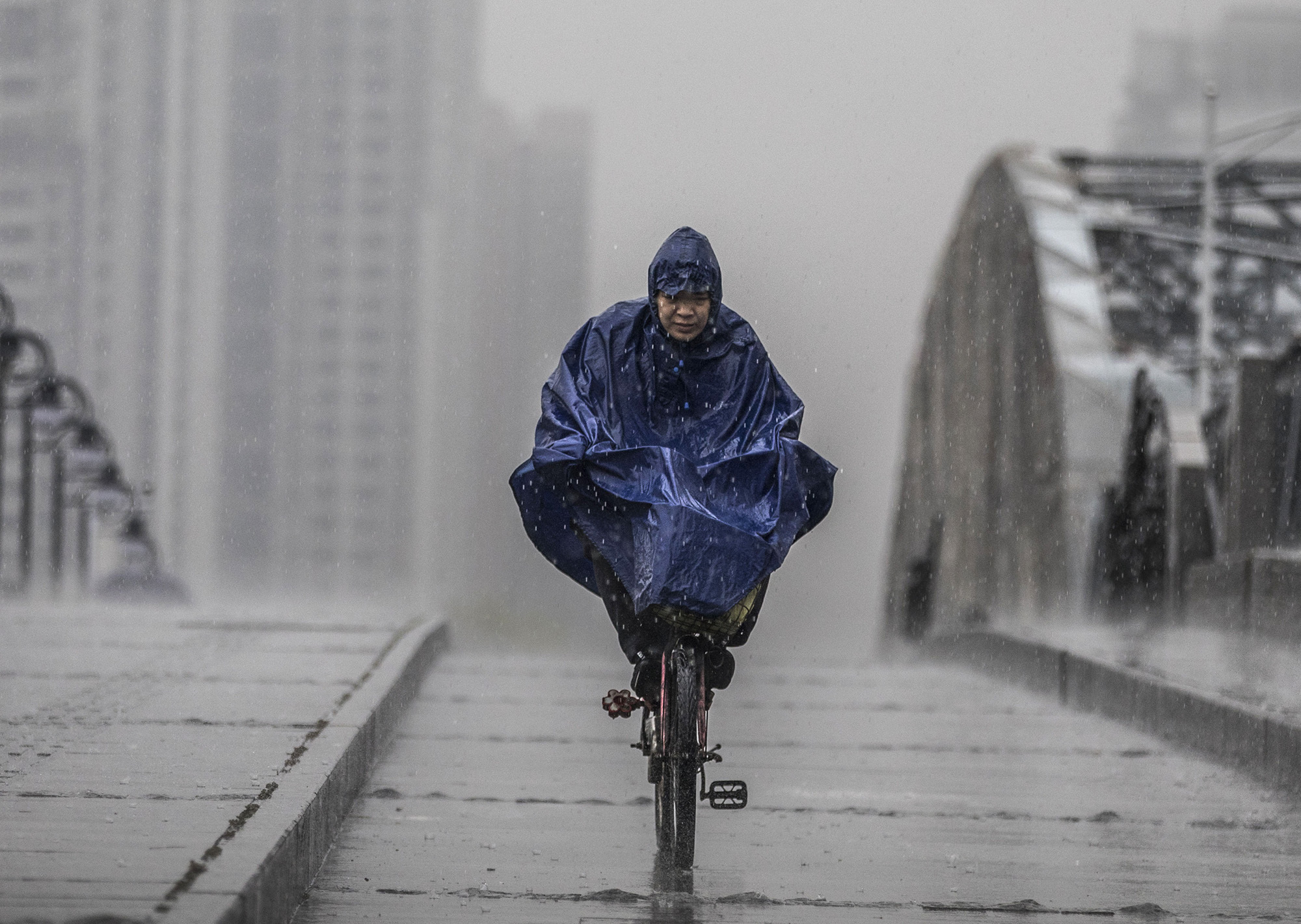 广州一整天都在下雨!