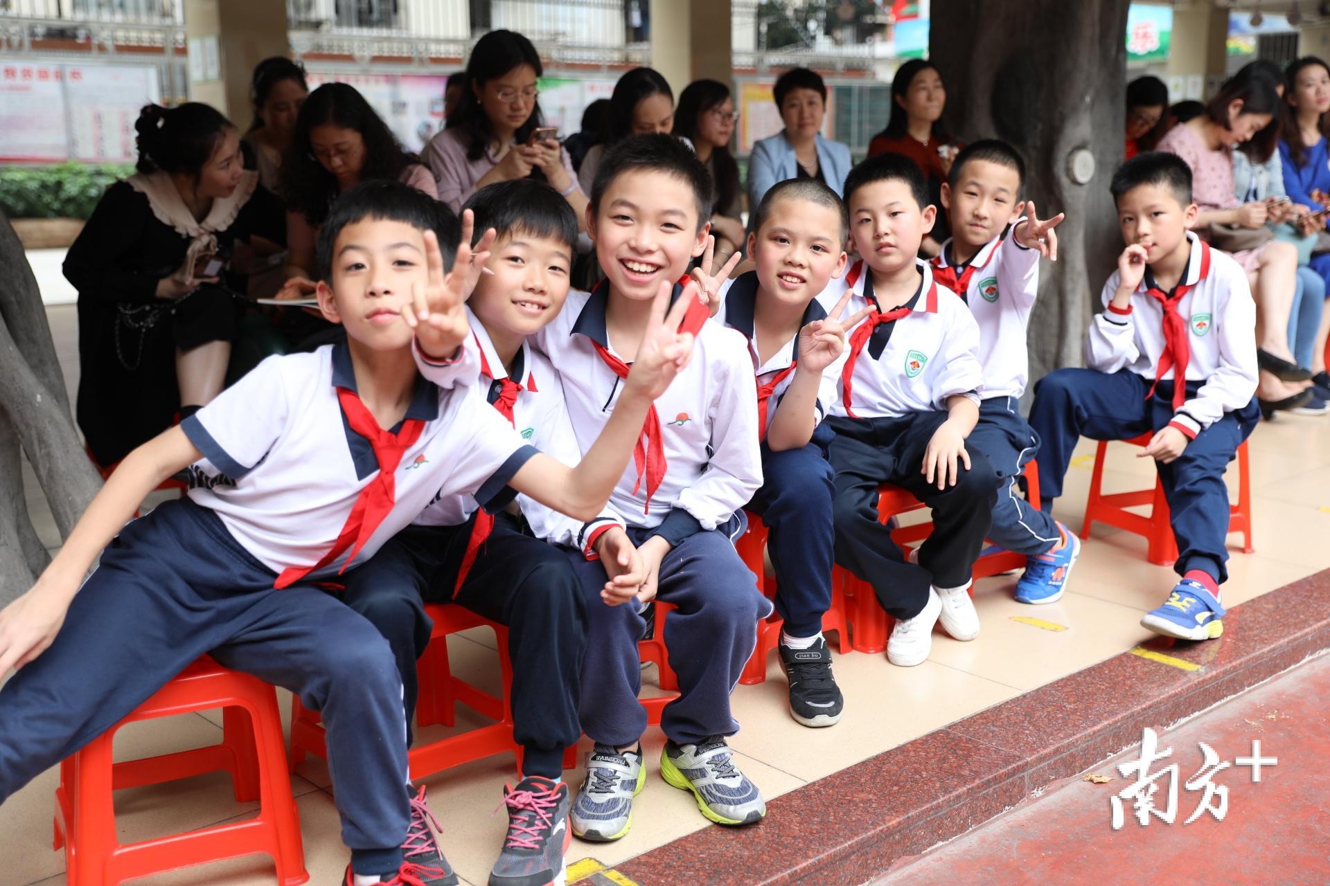 越秀区建设大马路小学可爱的学生们.