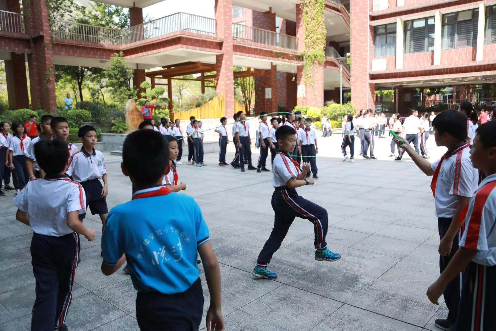 走进品牌学校91长安实验小学在愉心悦性的情境之中开展教育附视频