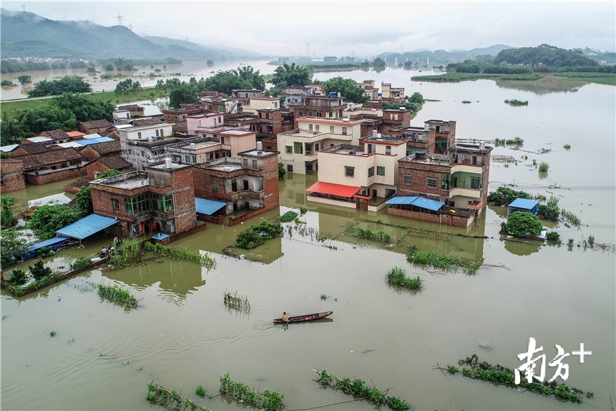 两次特大暴雨让龙山镇良塘村达清寮自然村被洪水围困超过72小时.
