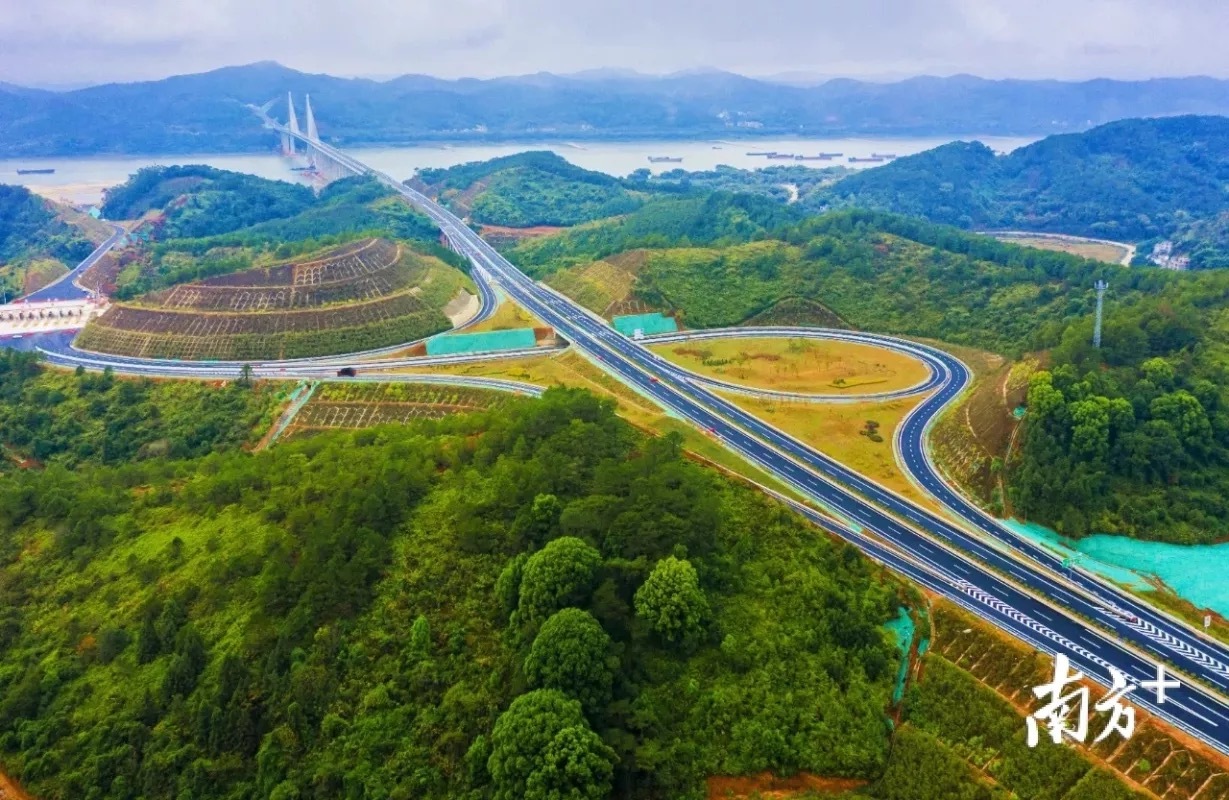 据悉,怀集到阳江港高速公路怀集至郁南段(下称"怀阳高速)将于12月28