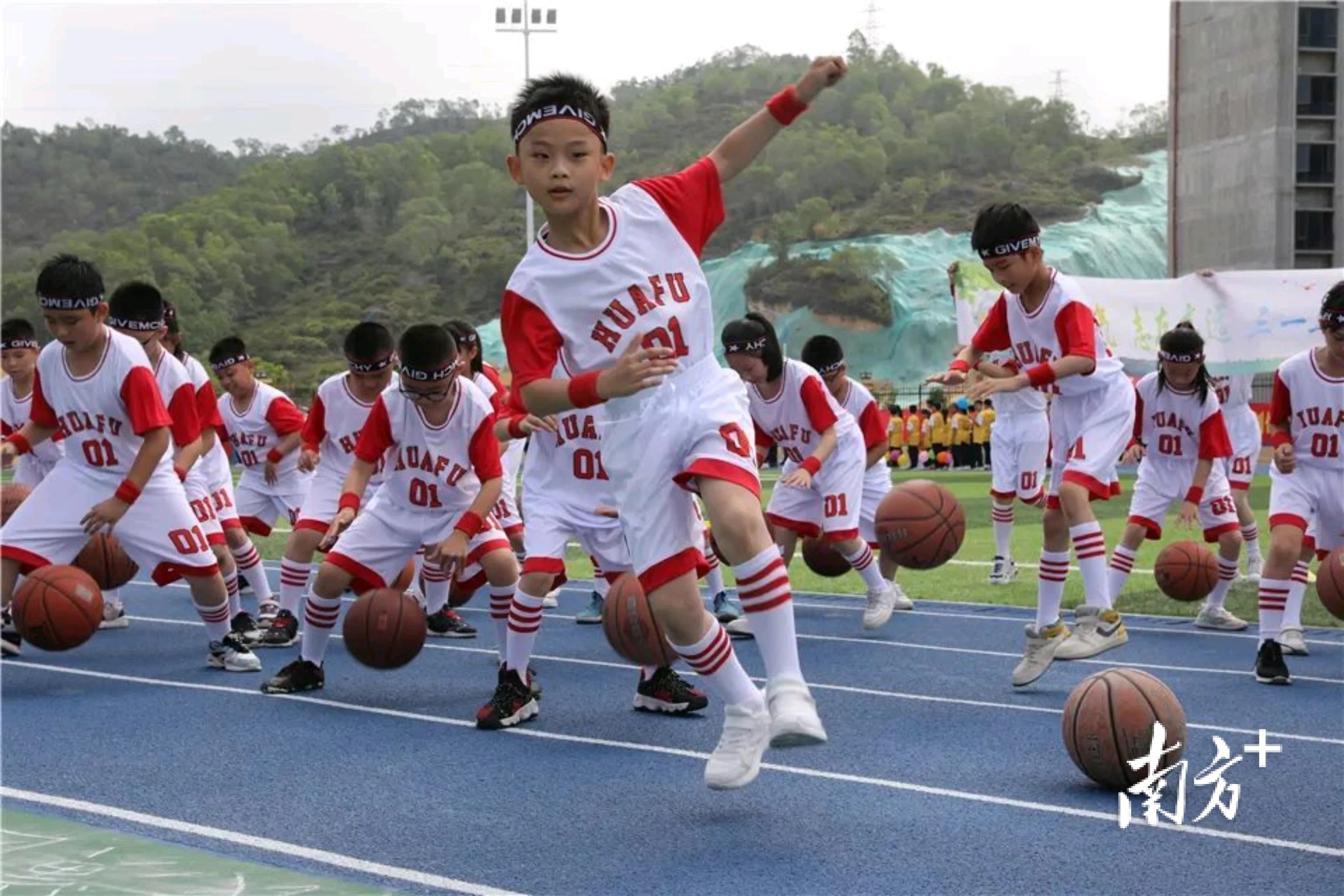 华附汕尾学校体育节现场,华附汕尾学校供图.