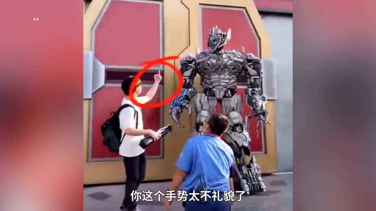 怒怼不文明游客,景区文明不能全靠"威震天"
