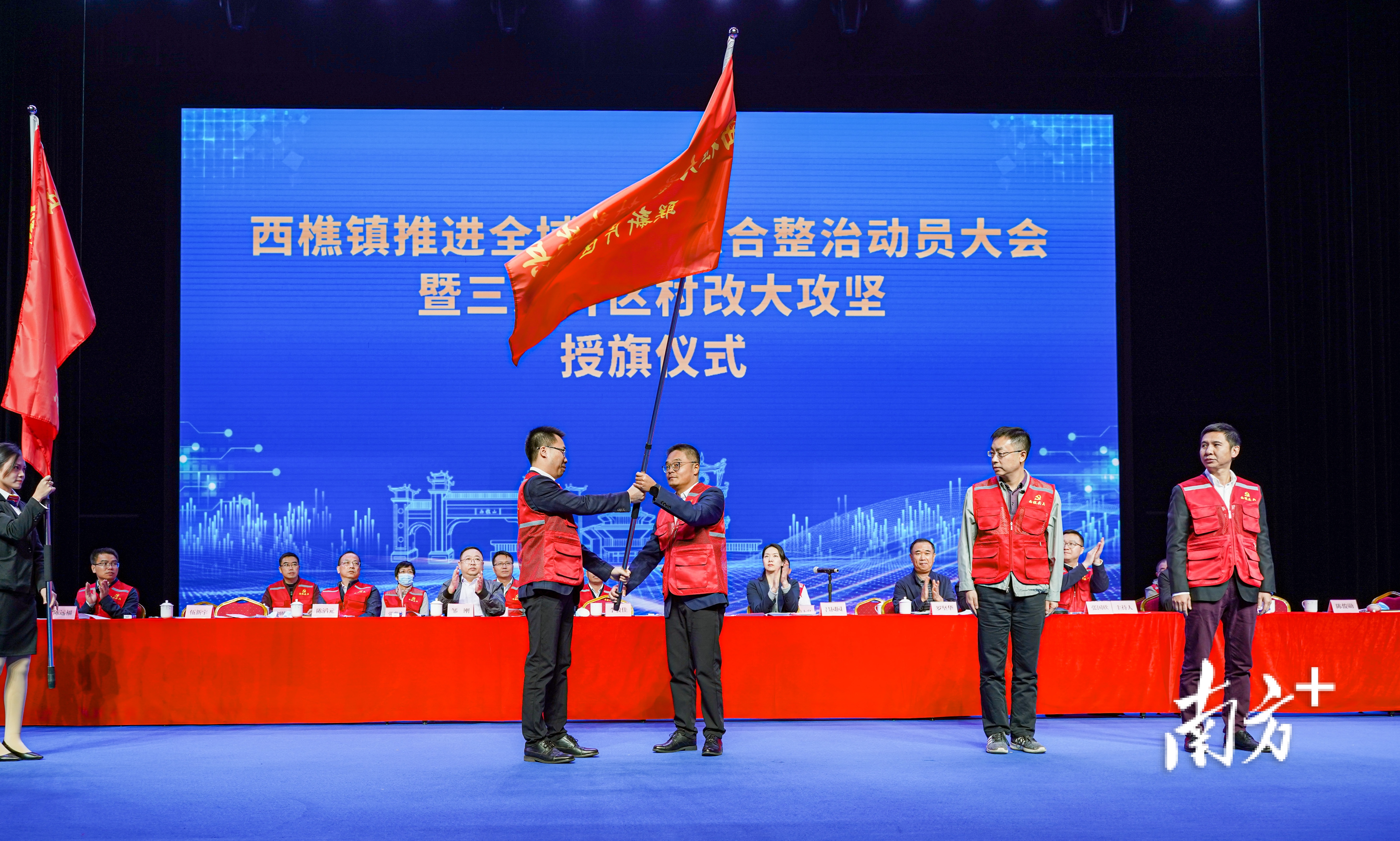 李均良 摄