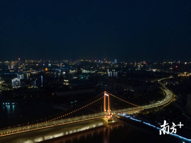 星海音乐学院出品,梁玉嵘独唱《长江•我的长江》歌曲MV首发