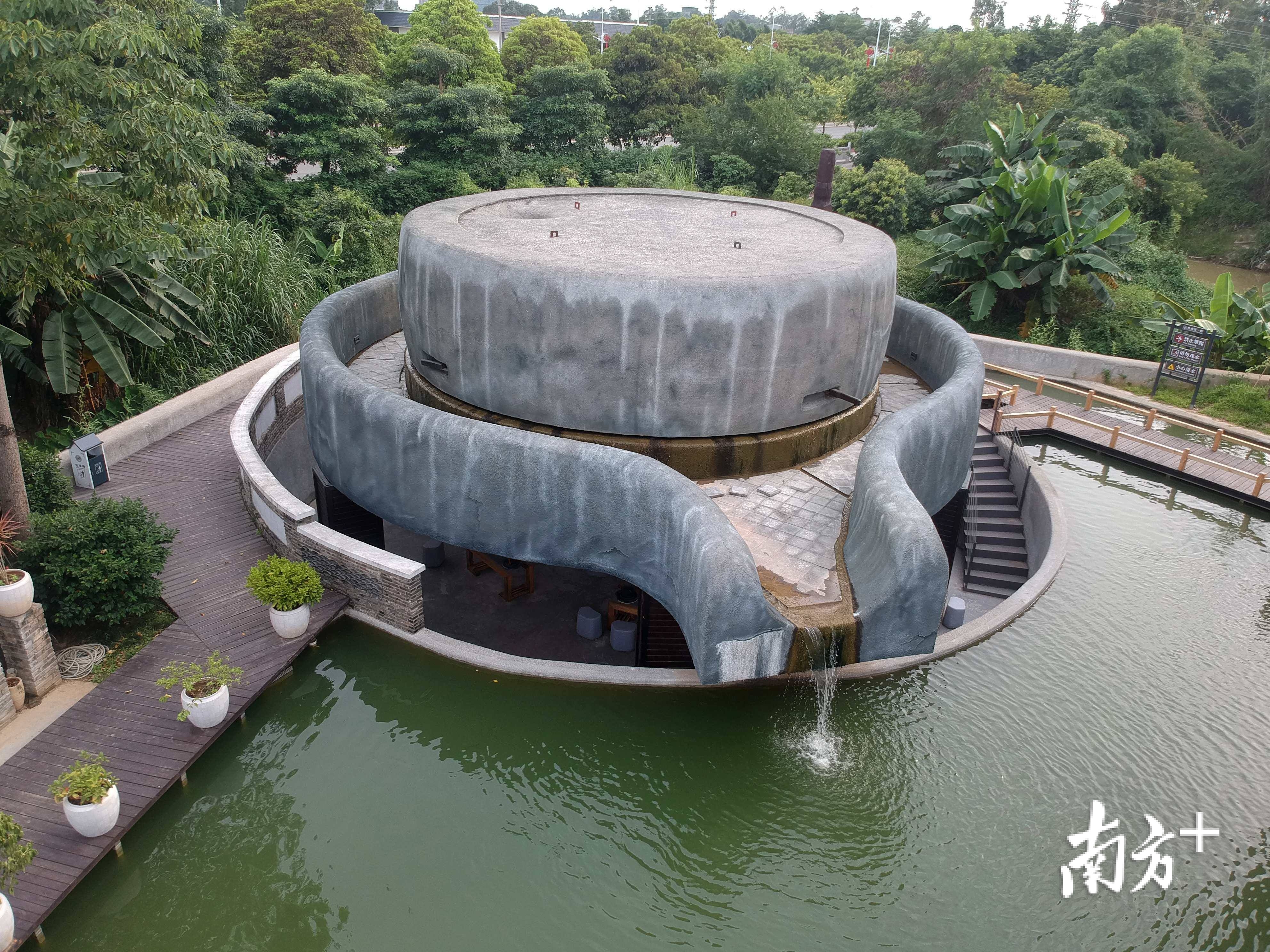 景区内这个能转动的石磨号称“岭南第一磨” 南方日报记者 梁维春 摄