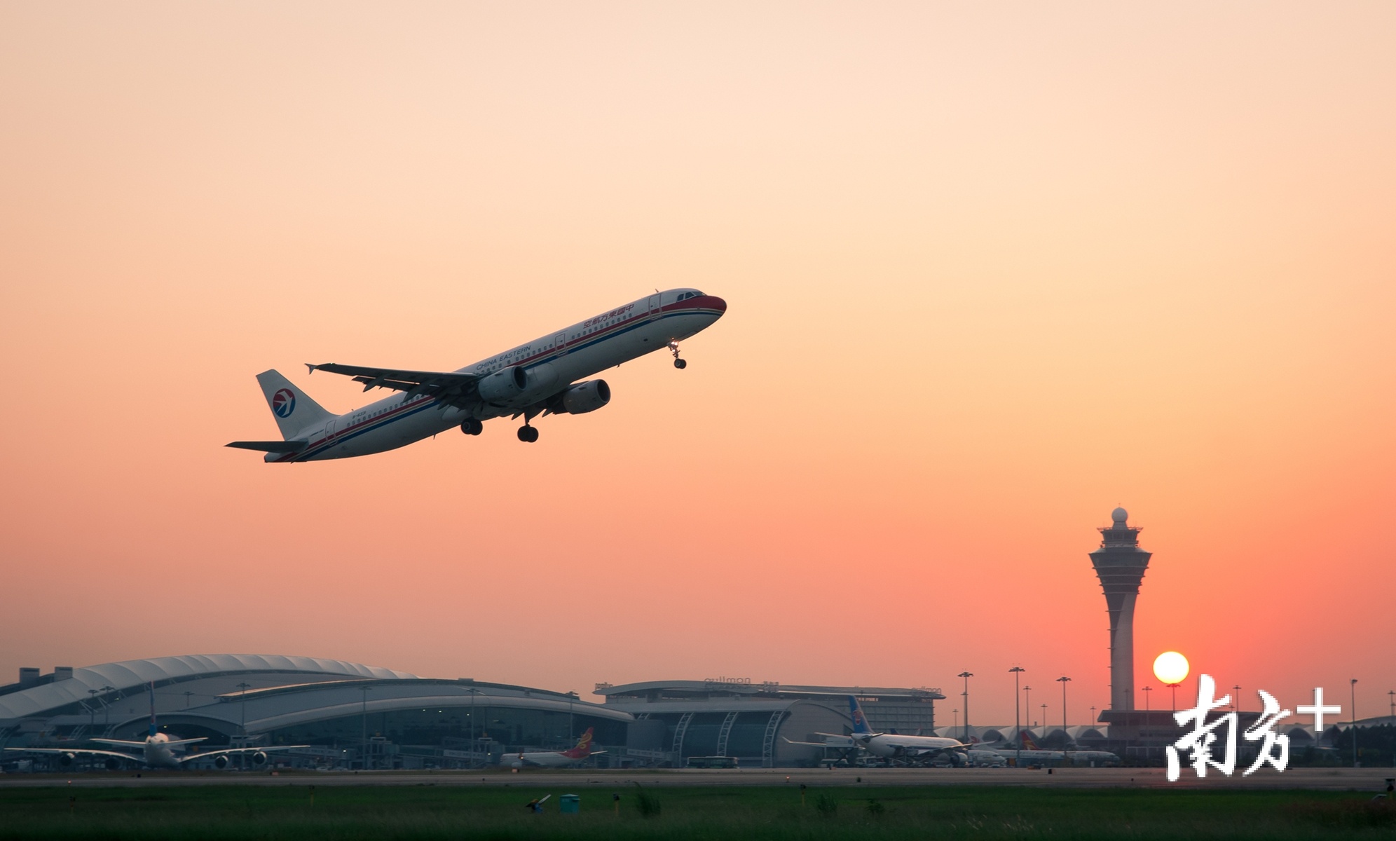 白云机场问鼎全球第一