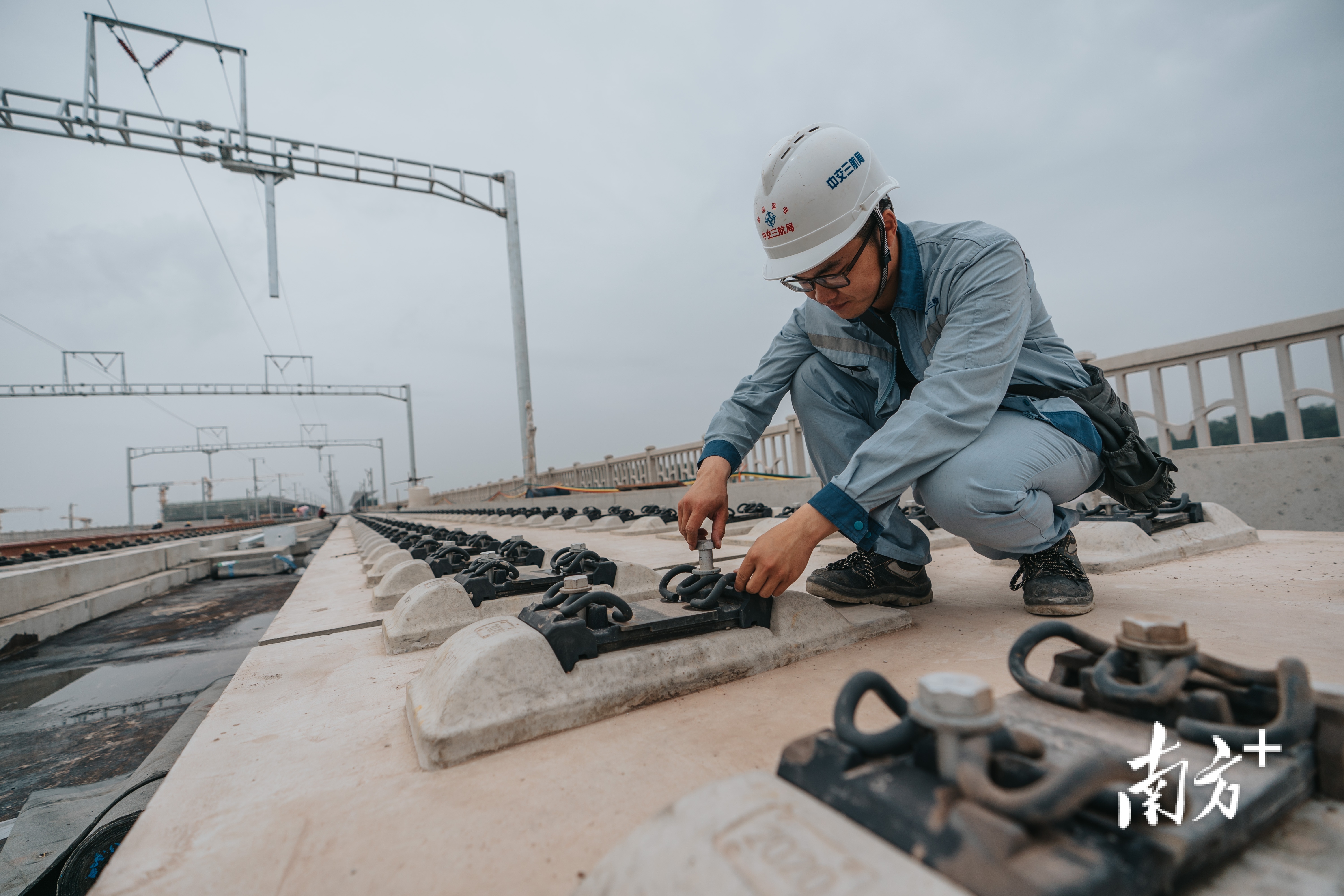 赣深高铁仲恺站沿线5月上旬铺轨