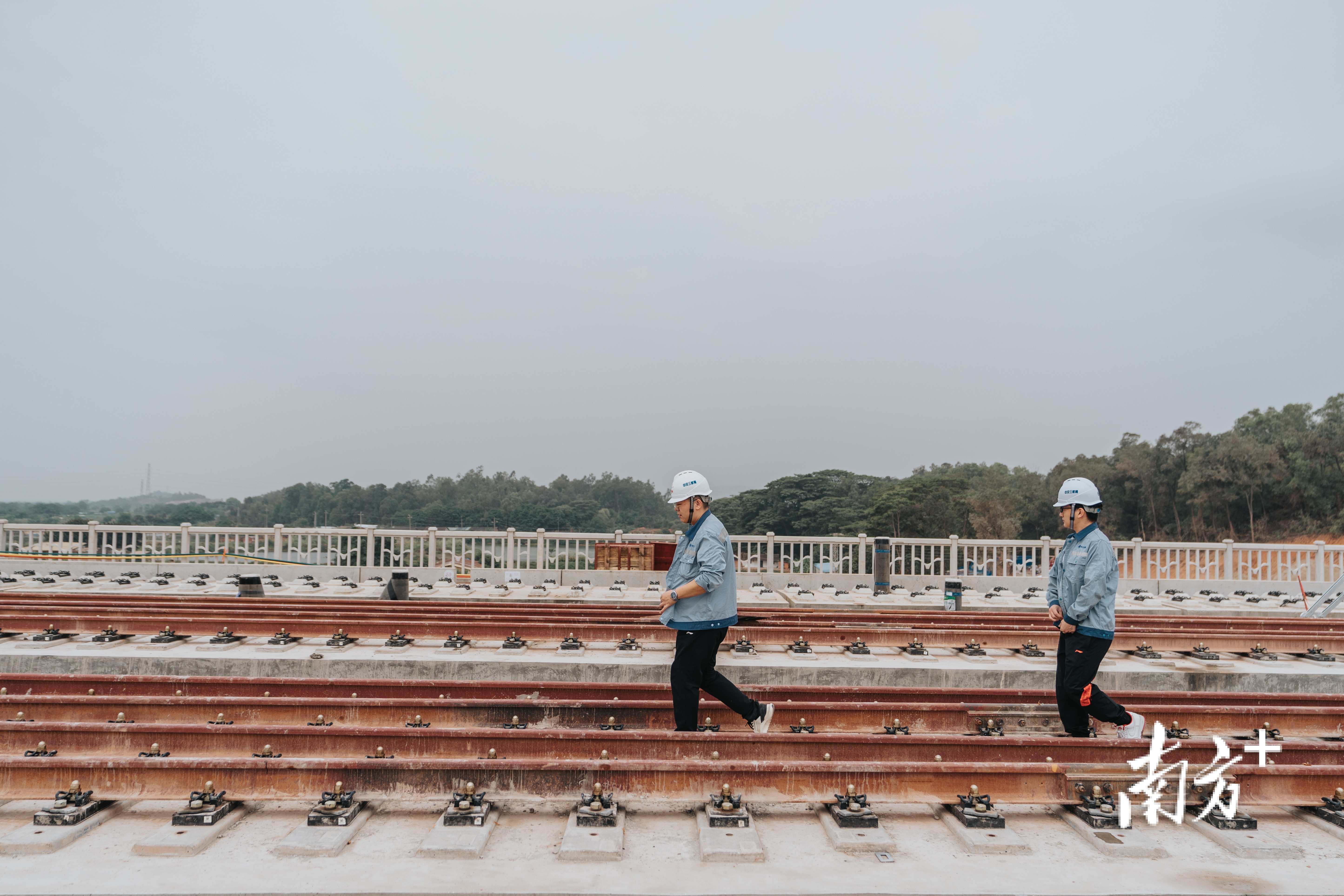 赣深高铁仲恺站沿线5月上旬铺轨