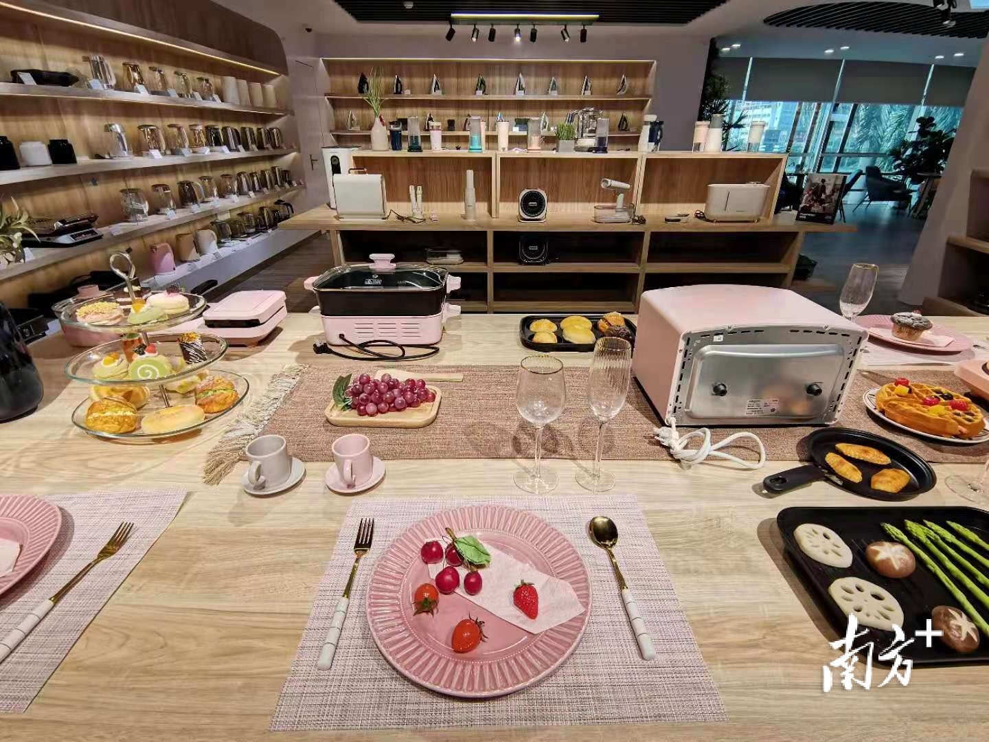 “顺德制造”早已转型科技创新. “顺德制造”早已转型科技创新.