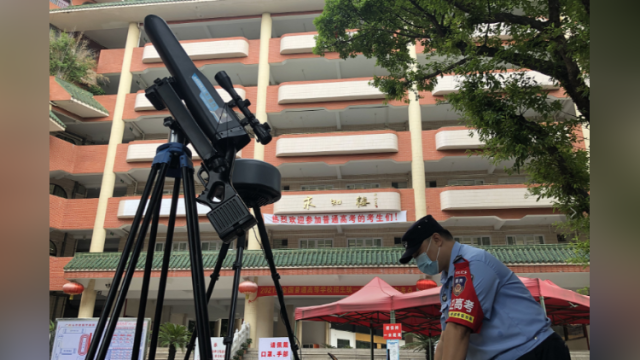 广州交警保障送考专车行驶路线安全畅通！整治乱鸣喇叭等行为