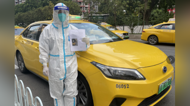 广州封控区爱心送考的哥收到家长感谢信！他说这是本职工作