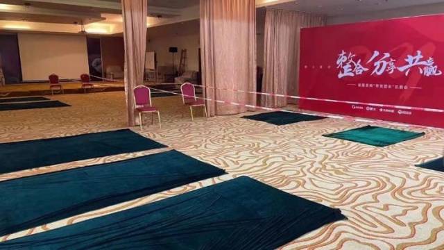 住在公司48小时是怎样的体验？东莞一员工视频记录封闭管理