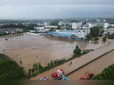 河南特大暴雨24小时：市民被困地铁车厢，多个部门连夜救援