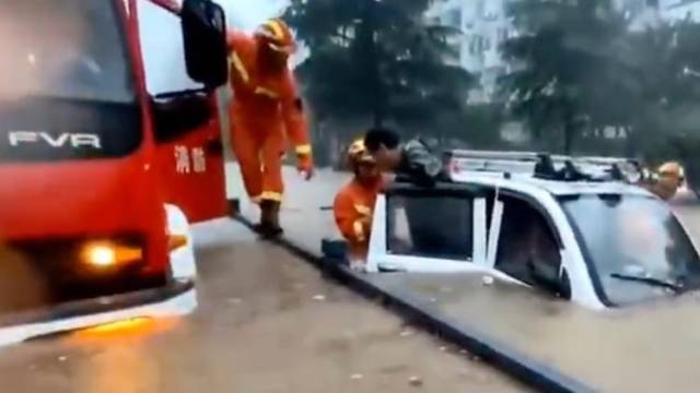 洛阳降暴雨道路积水严重，河南省气象局启动Ⅱ级应急响应