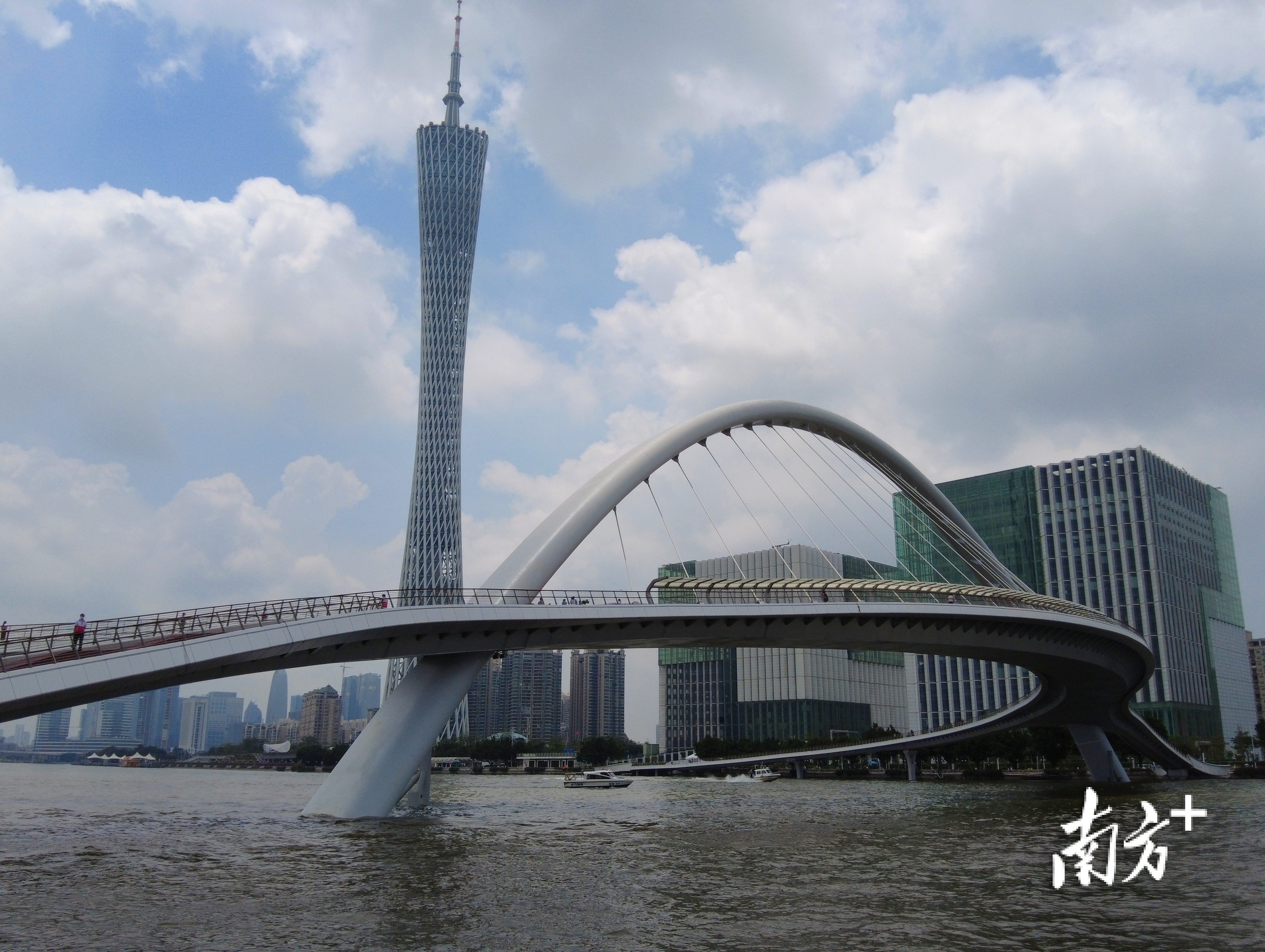 海心桥。张冠军 摄