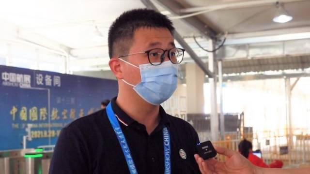 解读航展幕后：千名志愿者主动参与保障，为游客提供出行指引