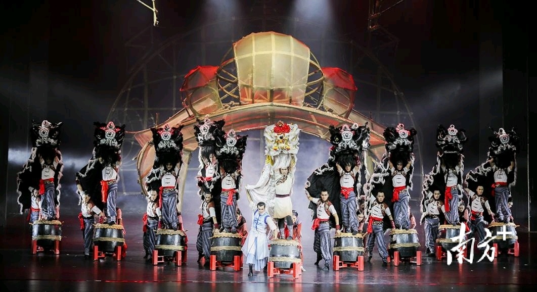 舞蹈《醒·狮》。