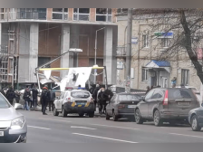 基辅城内外的中国人：撤离时遇堵车，银行取现金限额超市限购