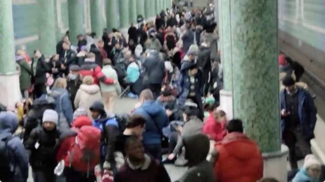 视频连线在乌留学生，直击哈尔科夫市地铁站避难现场