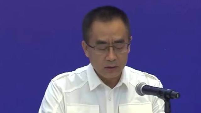 心理疏导专家表示:不要过度打扰失事客机乘客家属