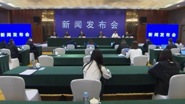 东航飞行事故发布会:累计接送遇难者家属632人次到场吊唁
