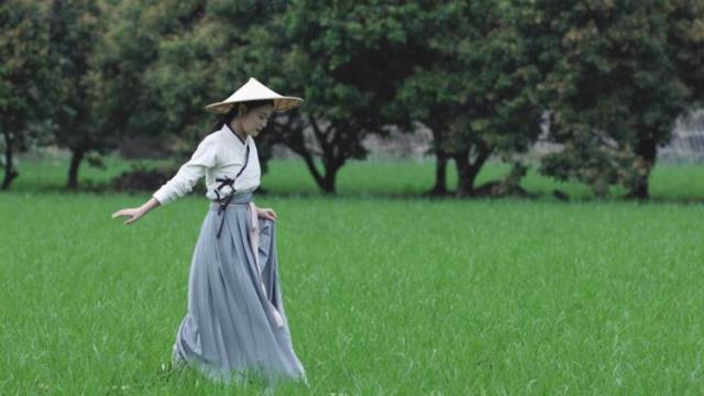 用“缩写梗”打开谷雨,在春天的末尾,去和大自然握个手