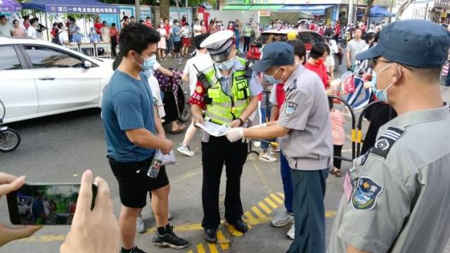 护送考生、疏通道路......湛江交警为考生保驾护航