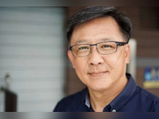 何君尧签订港澳律师内地执业首案代理合同!月初获颁执业证书