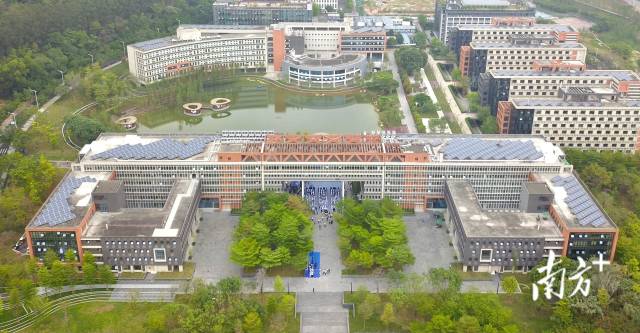 粤港澳大湾区（广东）创新创业孵化基地俯瞰图。