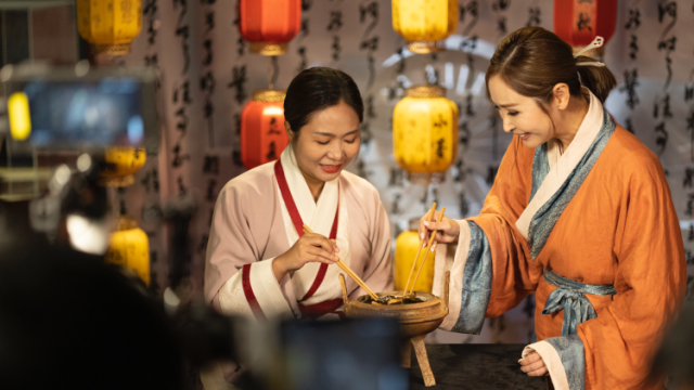 博物馆“镇馆之宝”用来吃火锅？陈贝儿惊讶到飙出四川话