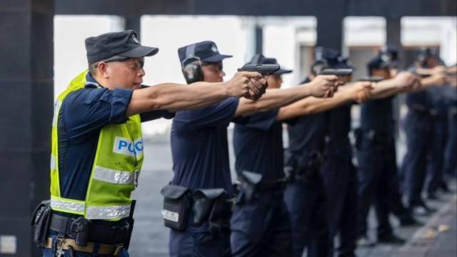 广州警队教官的教学故事：一线历练十几年，精通射击擒拿格斗