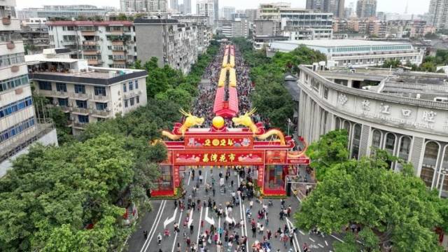 荔湾花市申请出战！灯光秀创意加持，五彩缤纷过大年