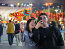 “花漾天河年味‘龙’”，打卡新中轴线上的迎春花海