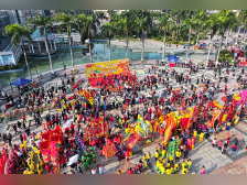 龙狮欢腾，如约而至！今年的容桂新春龙狮巡游来了