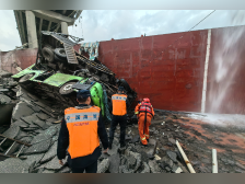 广州沥心沙大桥被撞致岛上供水管道断裂！正加快修复供水设施