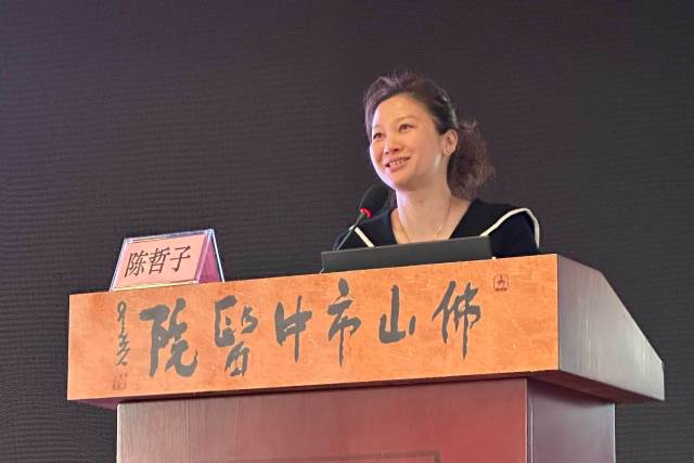 针灸一科护士长陈哲子讲课