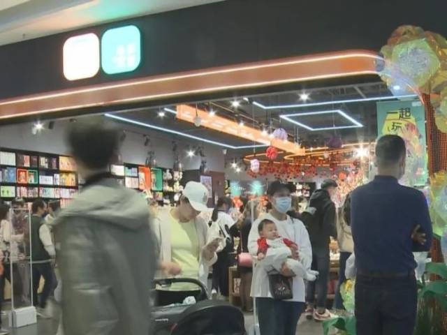 两会释放消费新动向，深圳如何让“消费马车”奔跑不息？