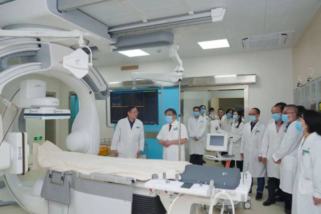 c臂机怎么上升硬核！佛中医引入超高端双C臂血管造影机，助力卒中救治再提速_https://www.jmylbn.com_新闻资讯_第4张