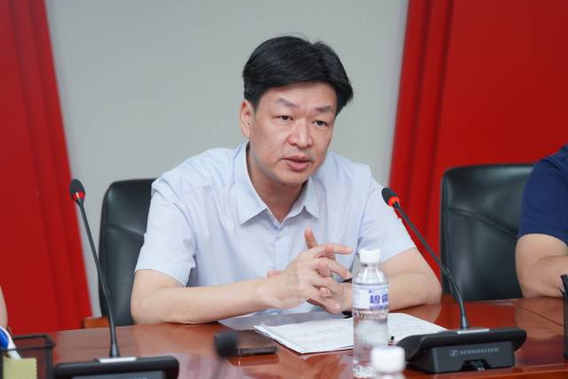 党委委员、副院长杨匡洋